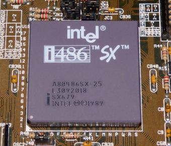 Intel i486 SX 25 MHz CPU sSpec: SX679, 1989